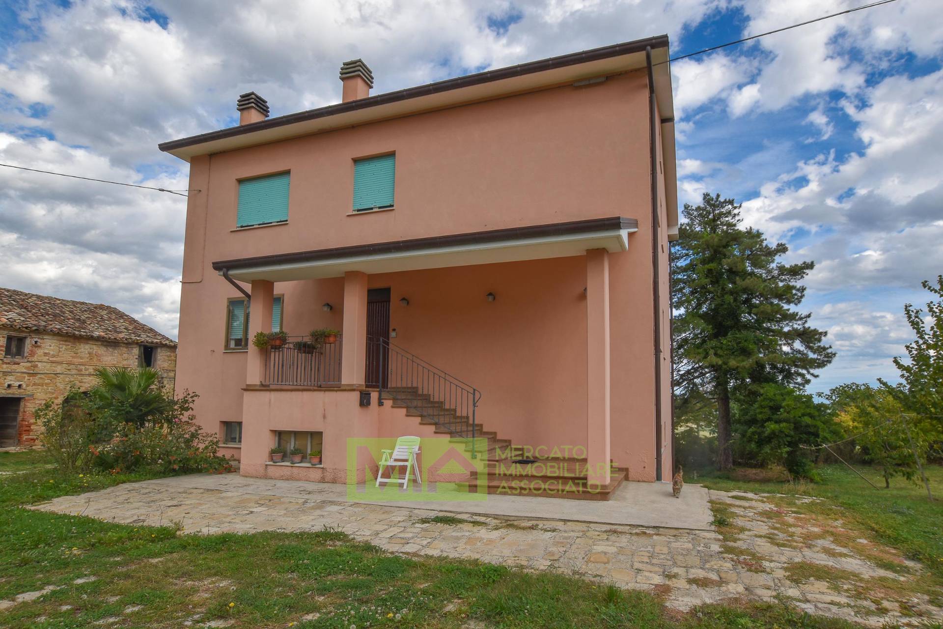 Villa in vendita a Santa Vittoria in Matenano