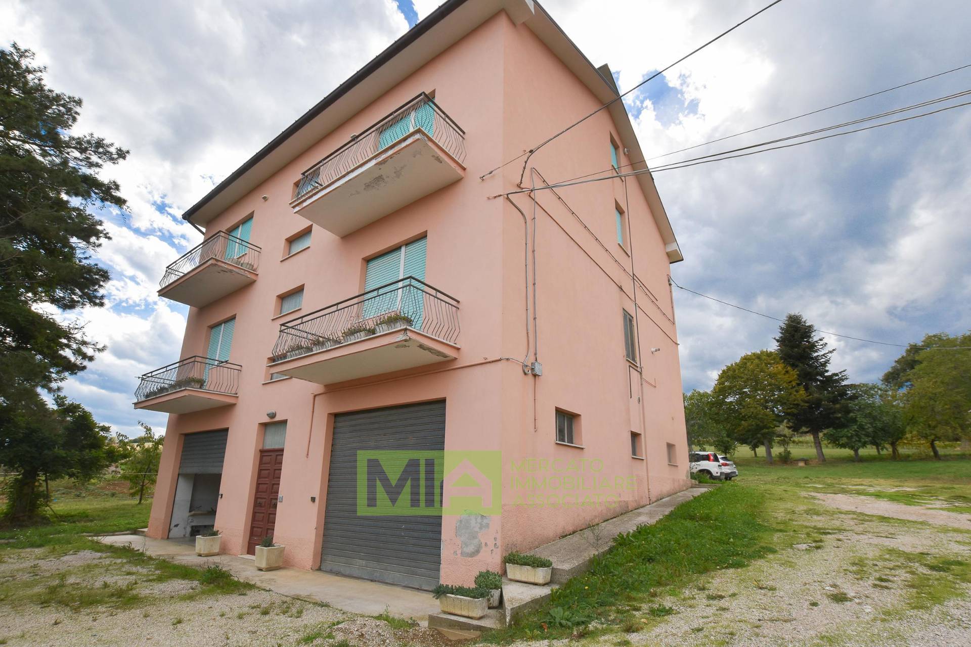 Villa in vendita a Santa Vittoria in Matenano