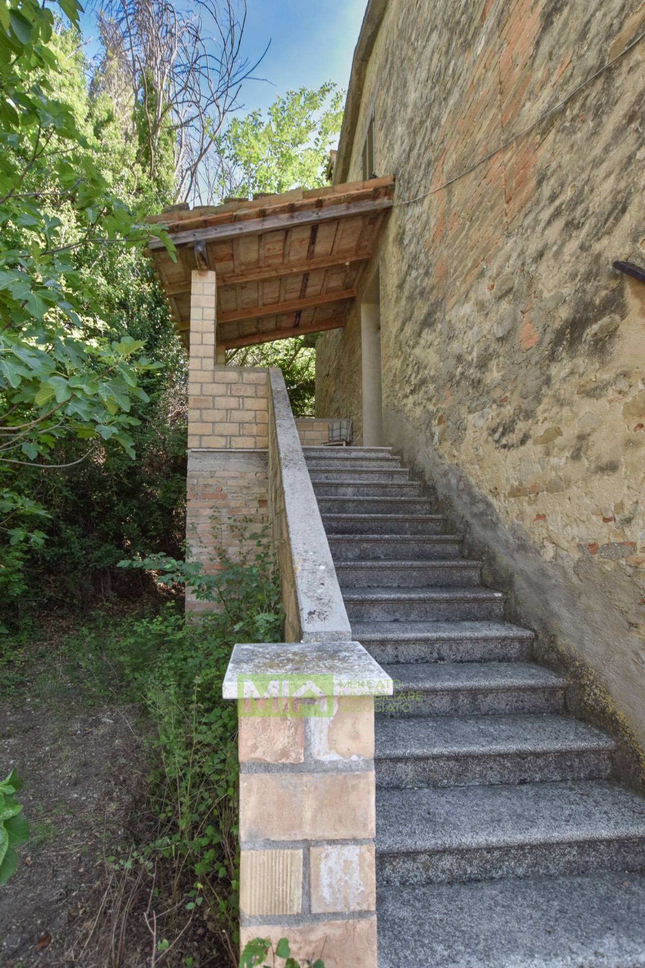 Casa colonica in vendita a Montedinove