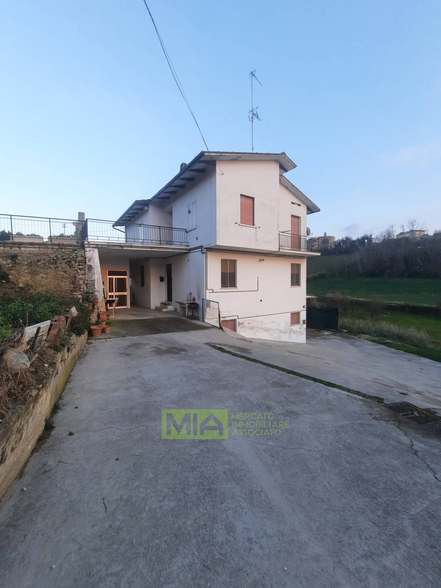 Appartamento in vendita a Monsampietro Morico, Campagna