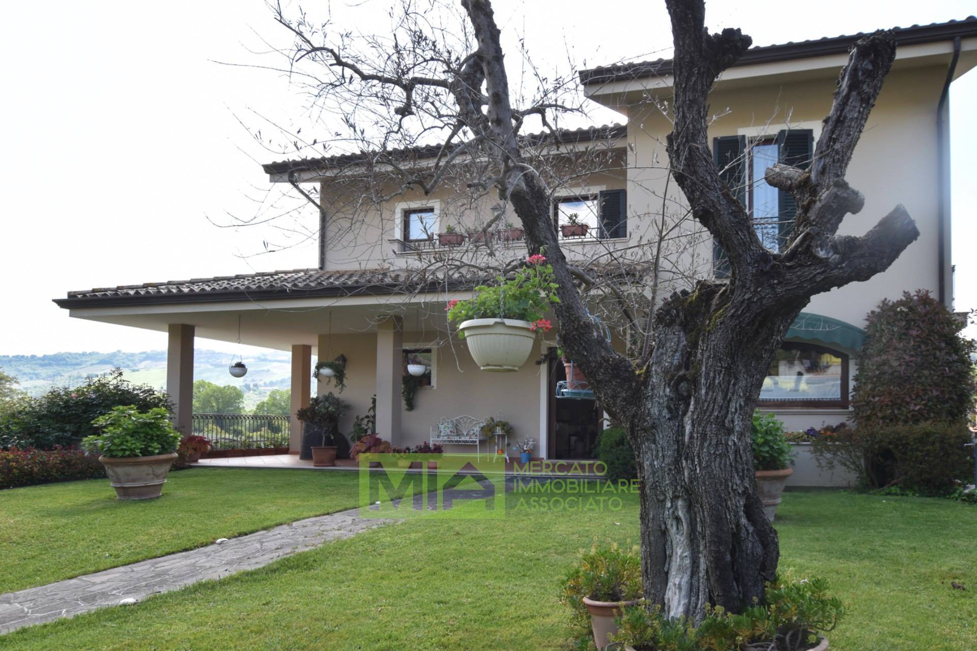 Villa in vendita a Monterubbiano