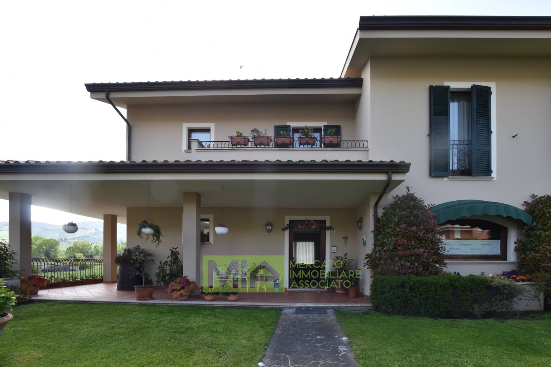 Villa in vendita a Monterubbiano