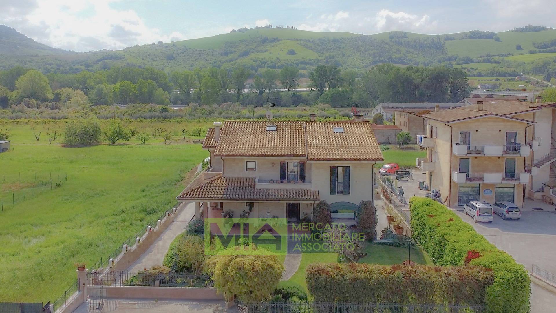 Villa in vendita a Monterubbiano