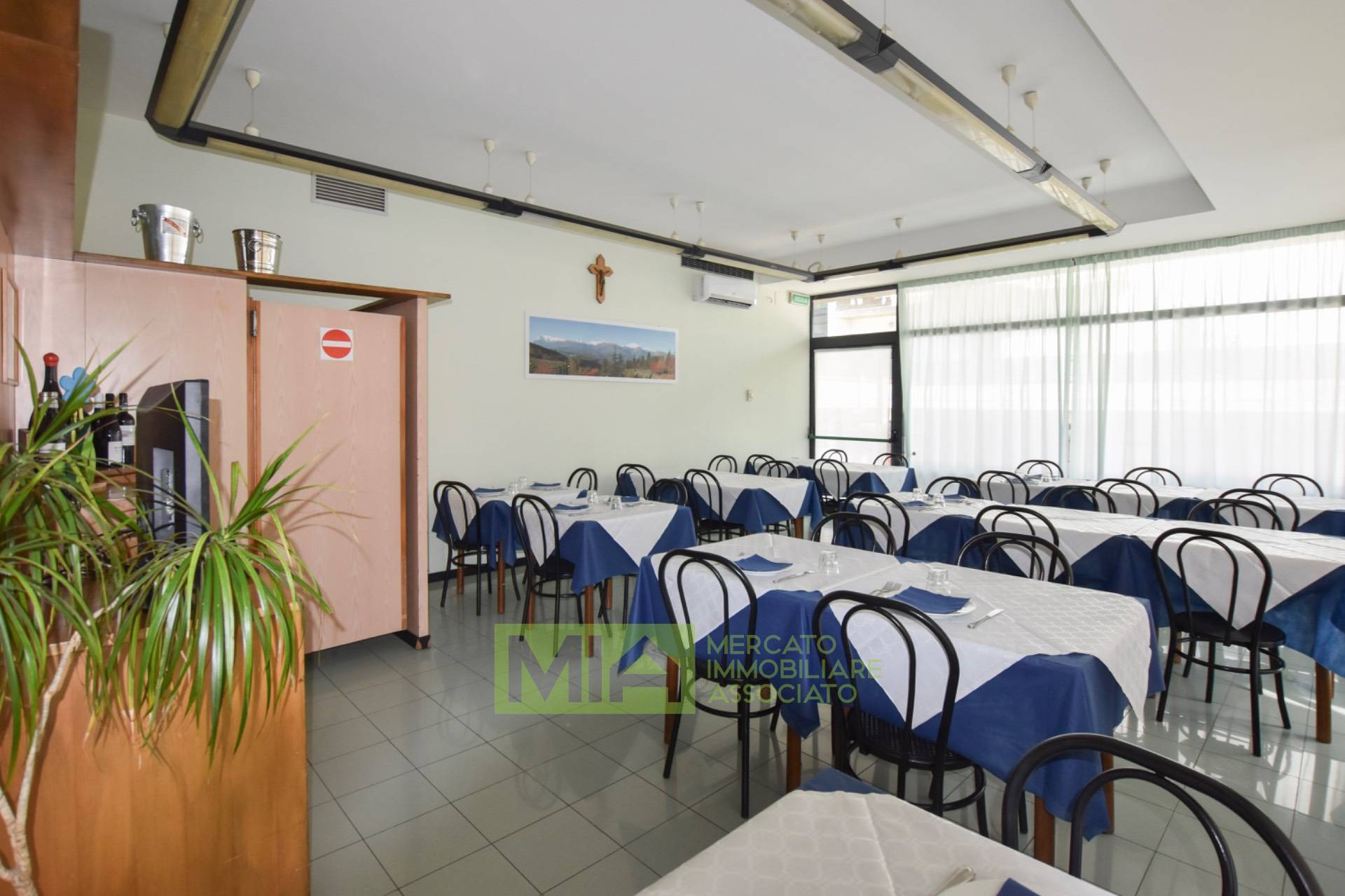 Attivit commerciale in vendita a Comunanza