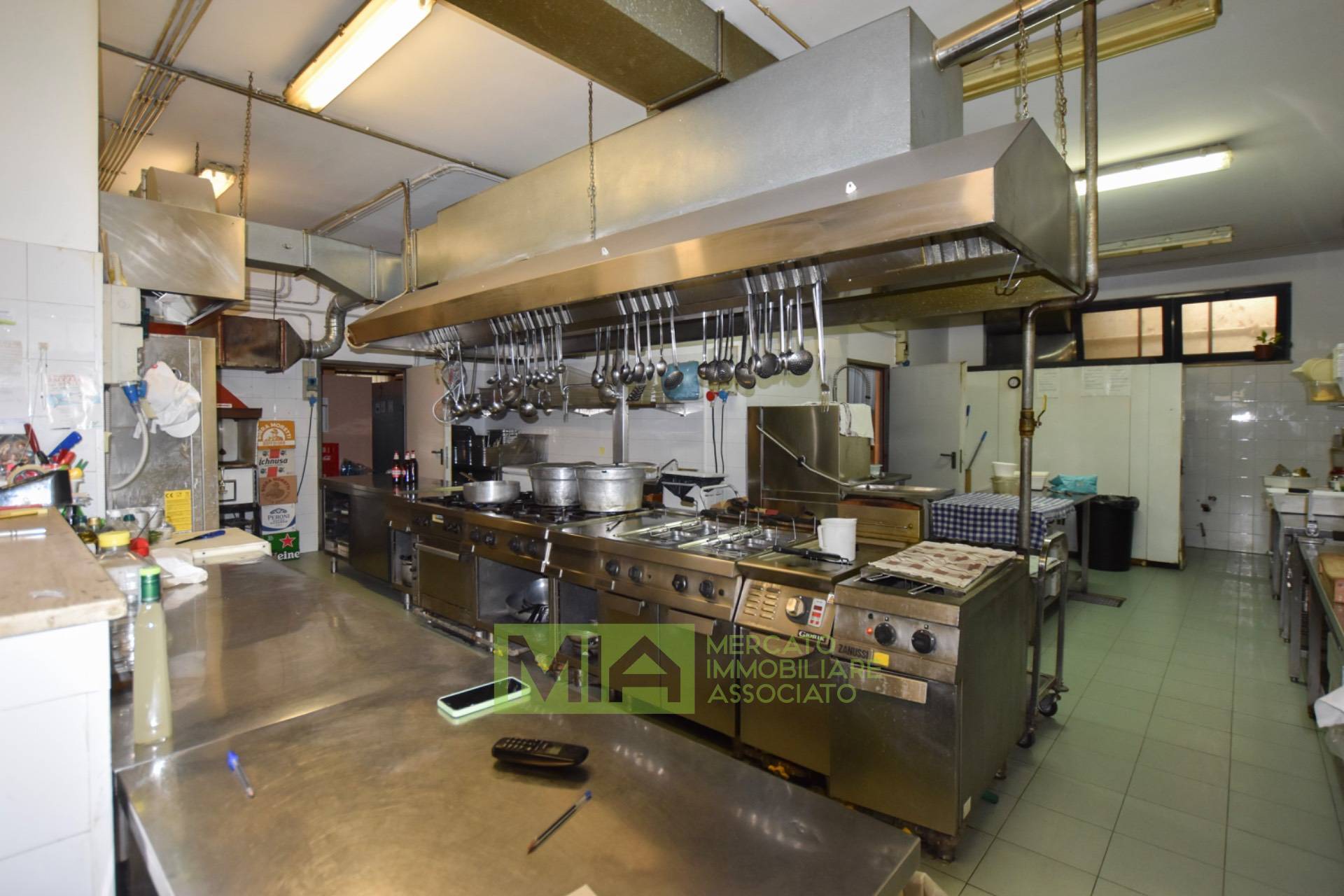 Attivit commerciale in vendita a Comunanza