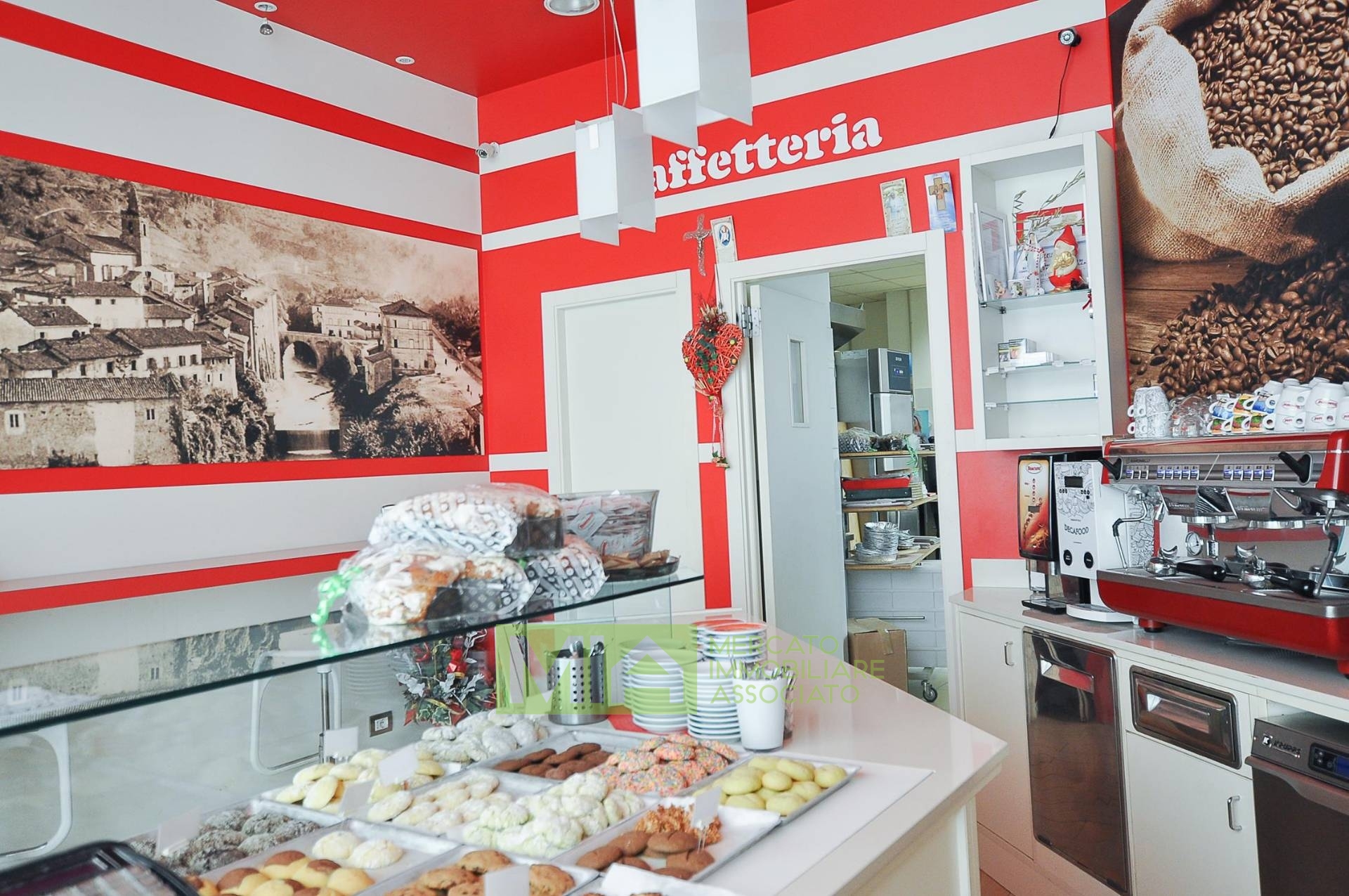 Attivit commerciale in vendita a Comunanza, Centro