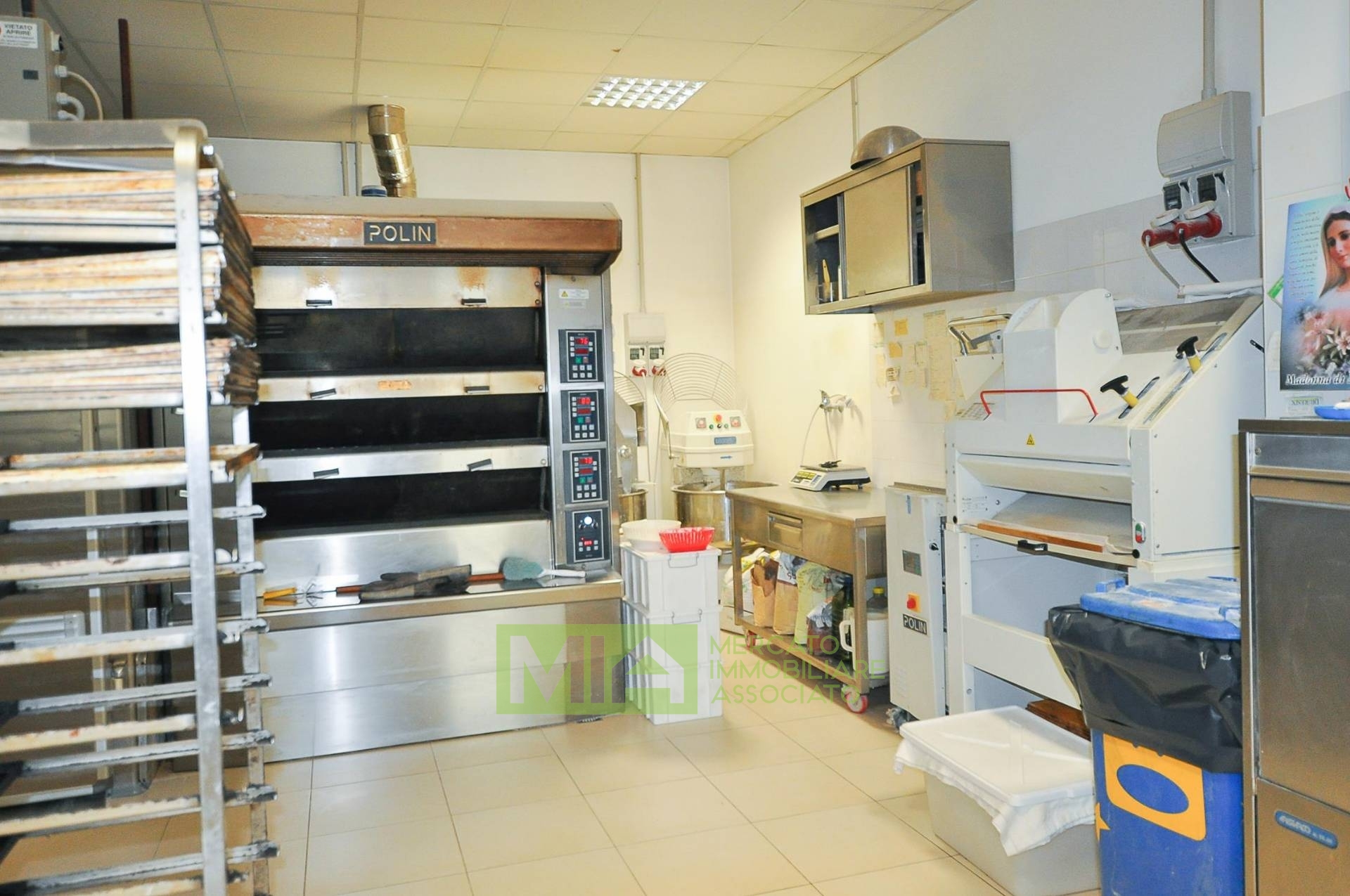 Attivit commerciale in vendita a Comunanza, Centro