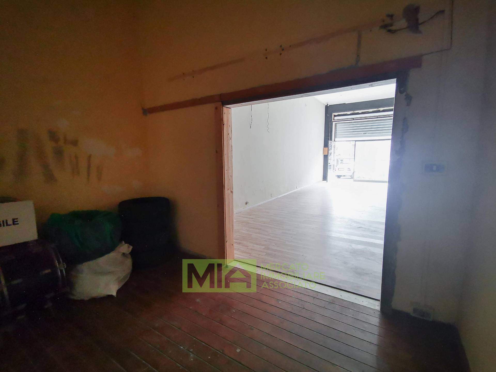 Locale commerciale in affitto a Comunanza