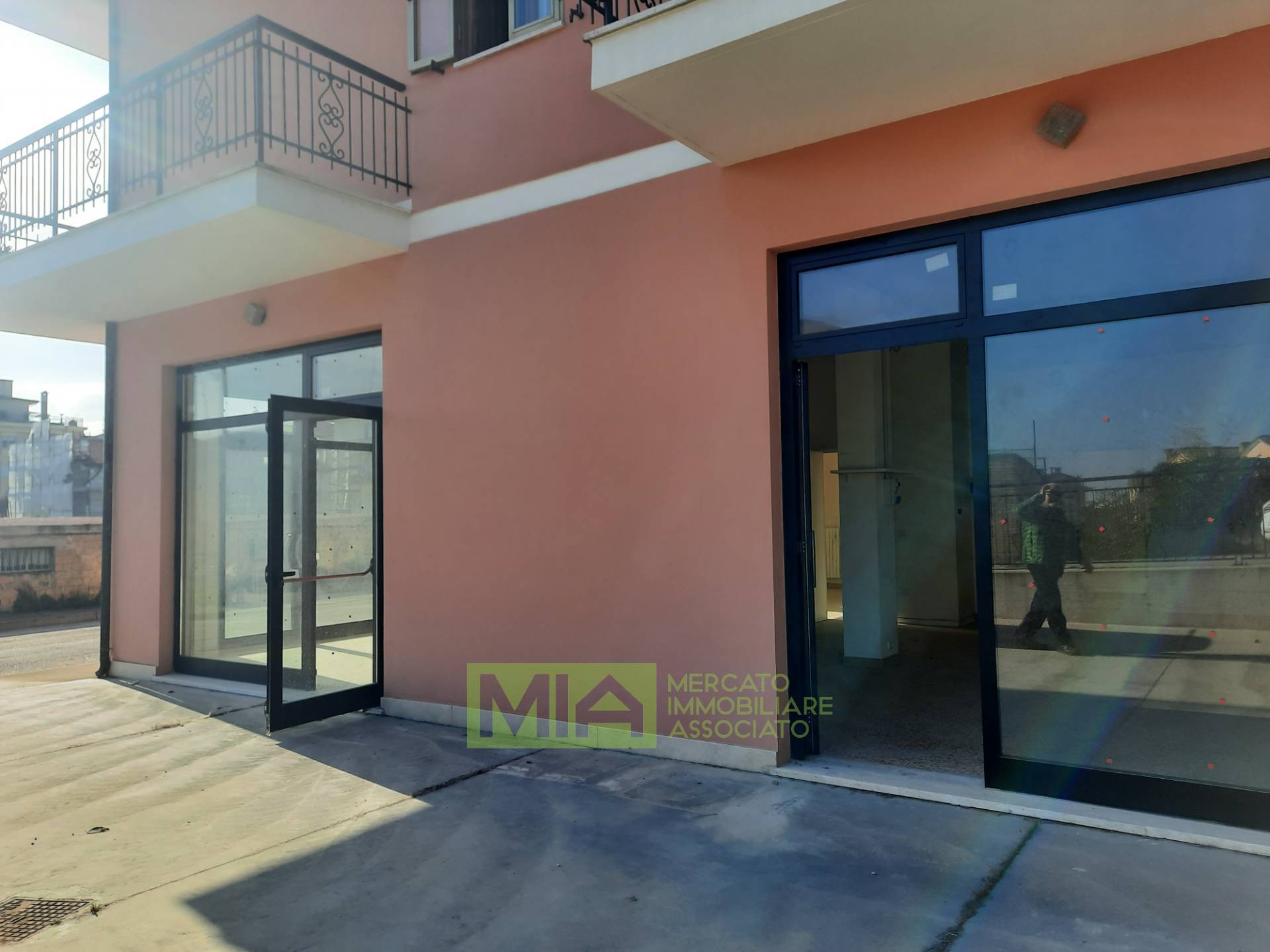 Locale commerciale in affitto a Altidona, Marina di Altidona