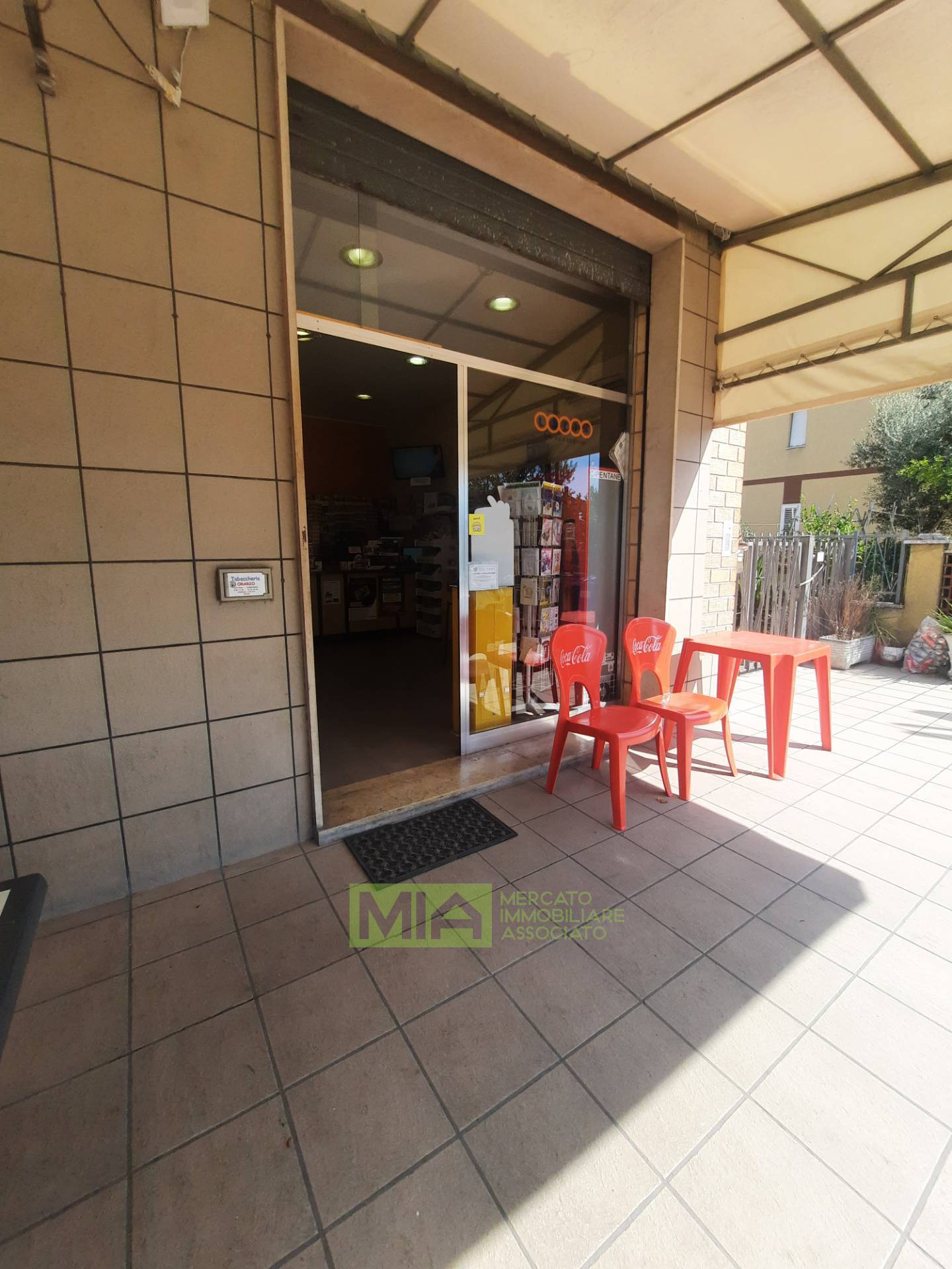 Locale in vendita a Fermo, Salvano