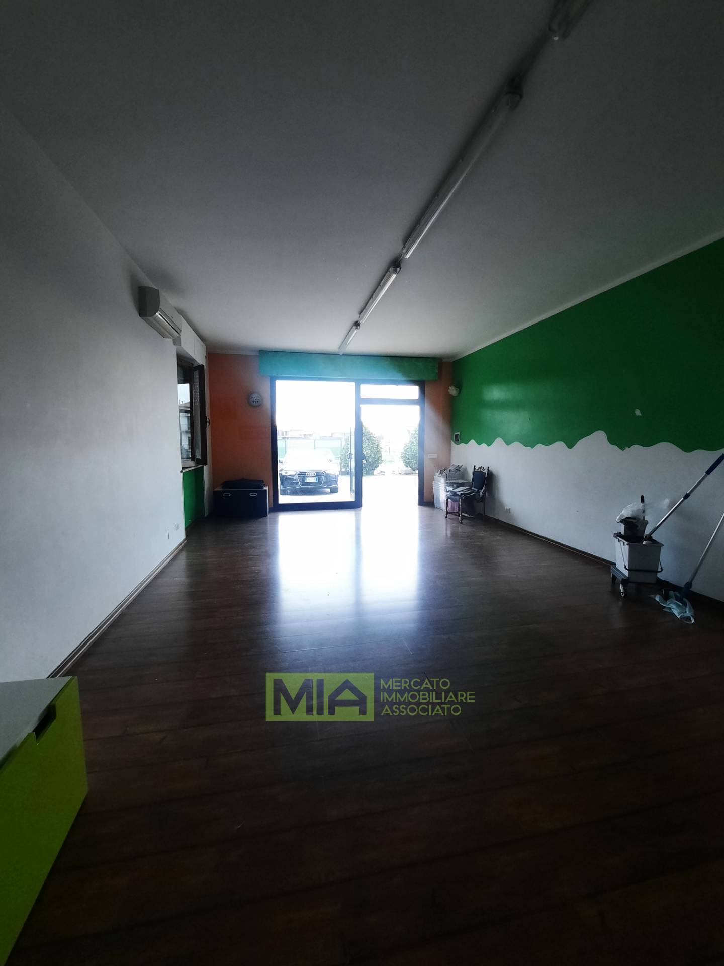 Locale commerciale in affitto a Altidona, Marina di Altidona