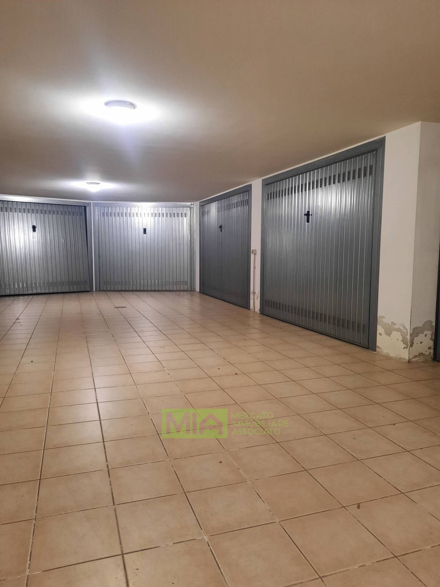 Rimessa in vendita a Altidona, Marina di Altidona