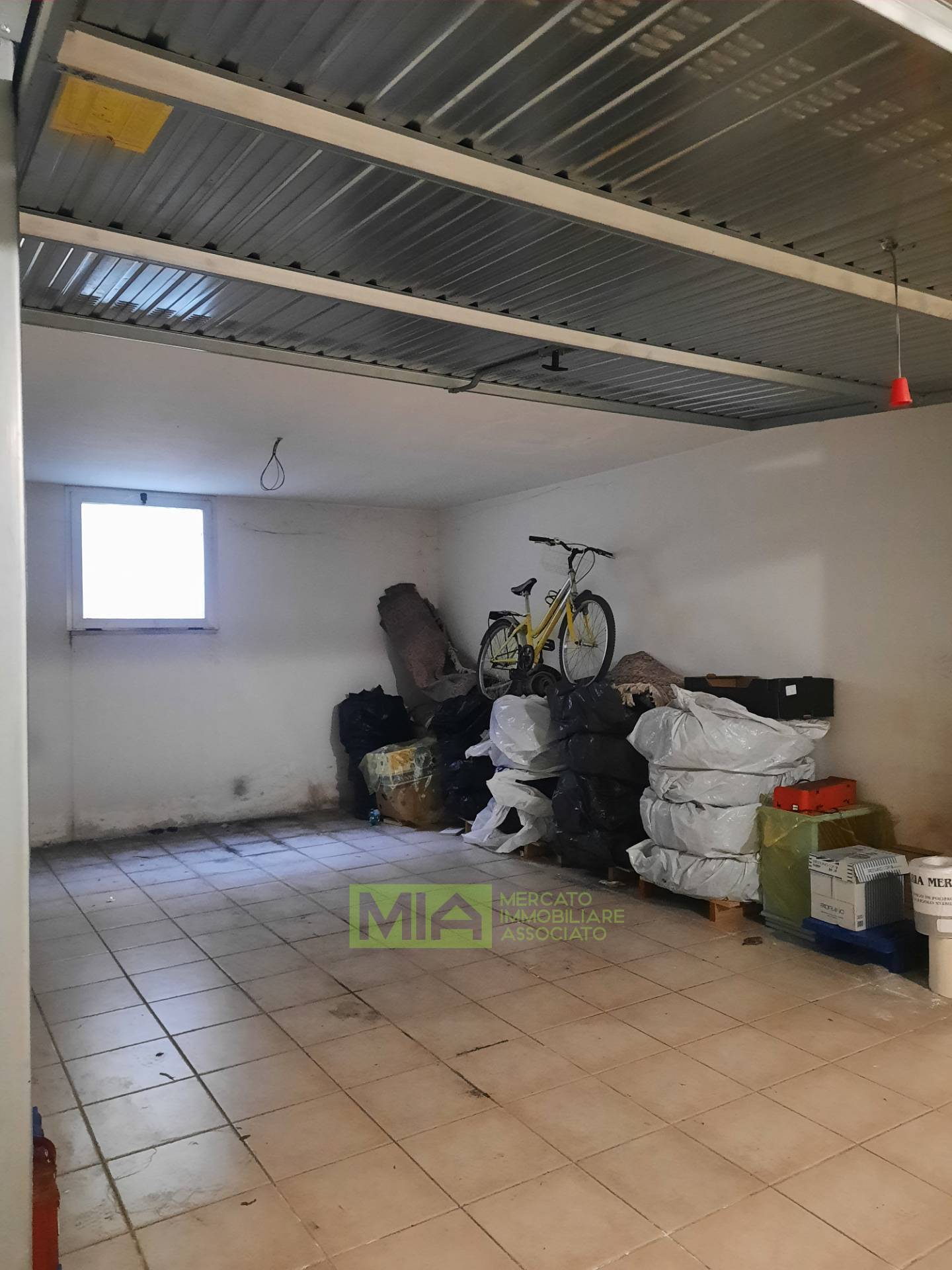 Rimessa in vendita a Altidona, Marina di Altidona