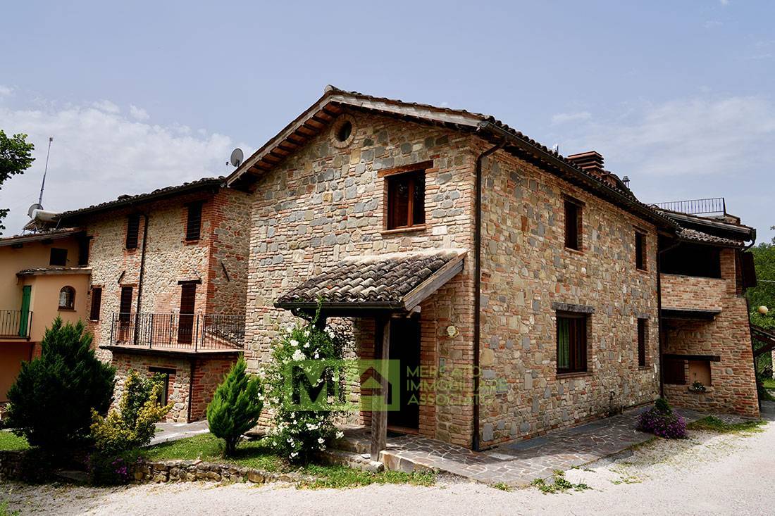 Attivit commerciale in affitto a Comunanza