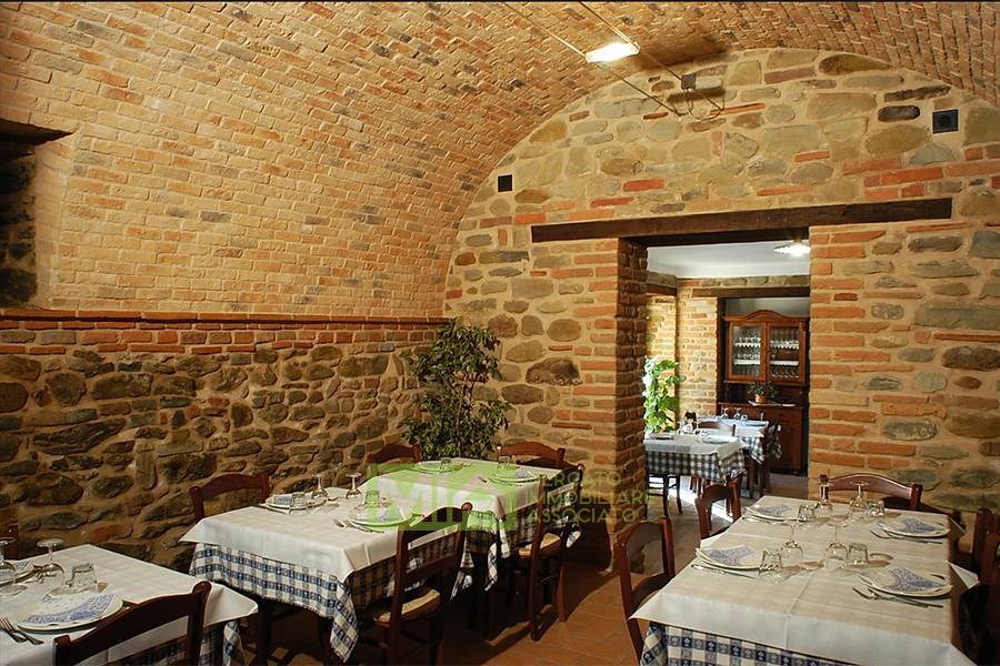 Attivit commerciale in affitto a Comunanza