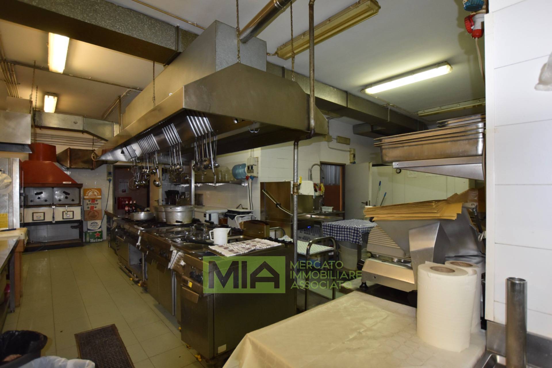 Attivit commerciale in vendita a Comunanza