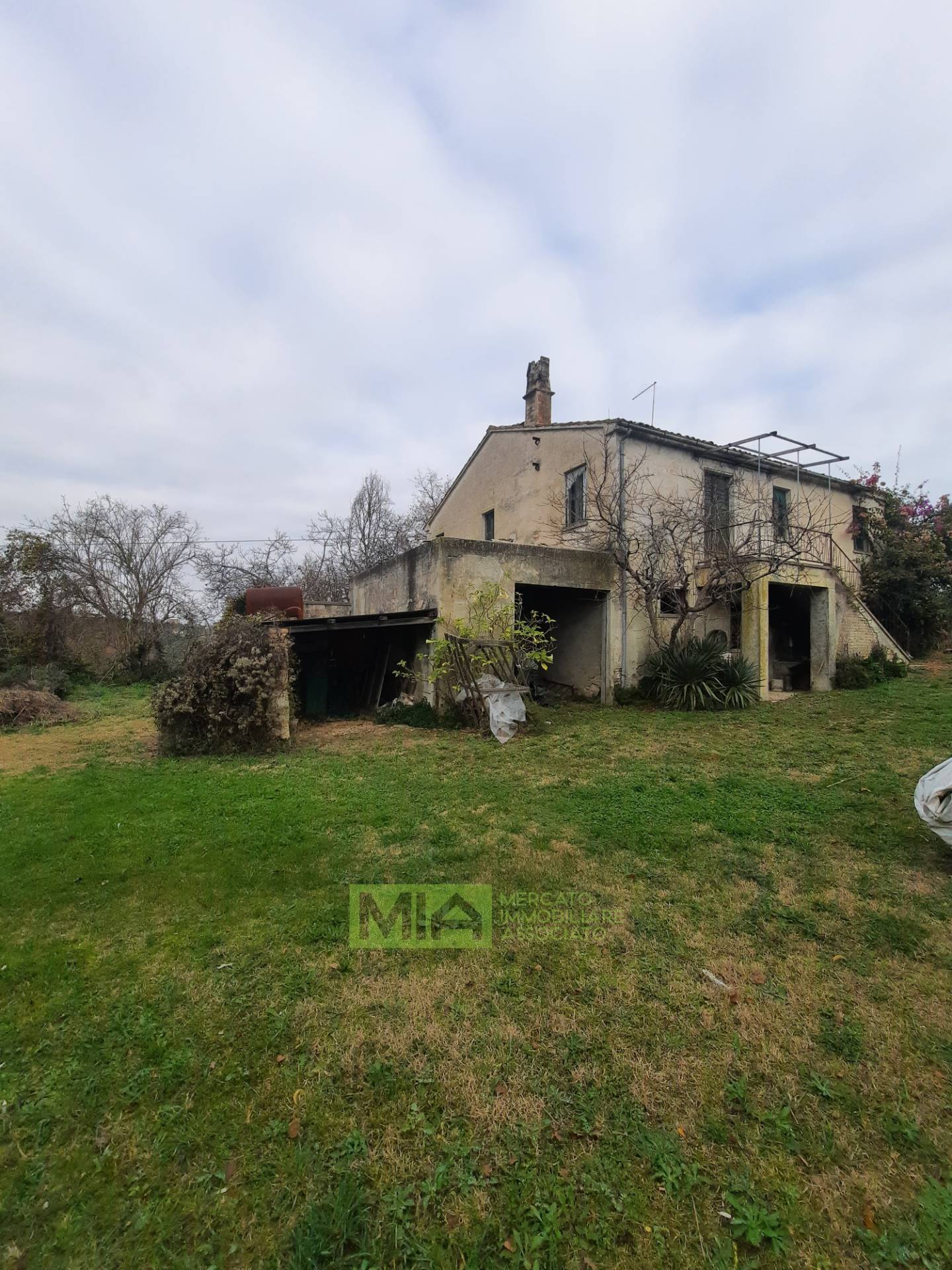 Casa colonica in vendita a Altidona, Campagna