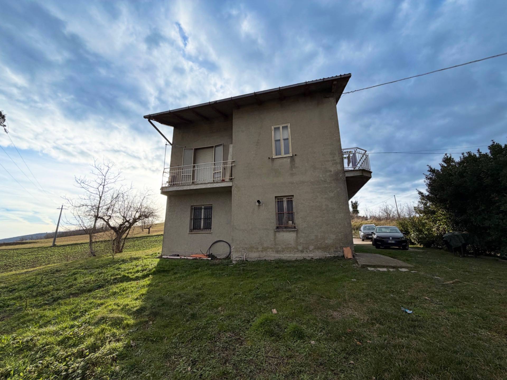 Casa cielo-terra in vendita a Monte San Martino