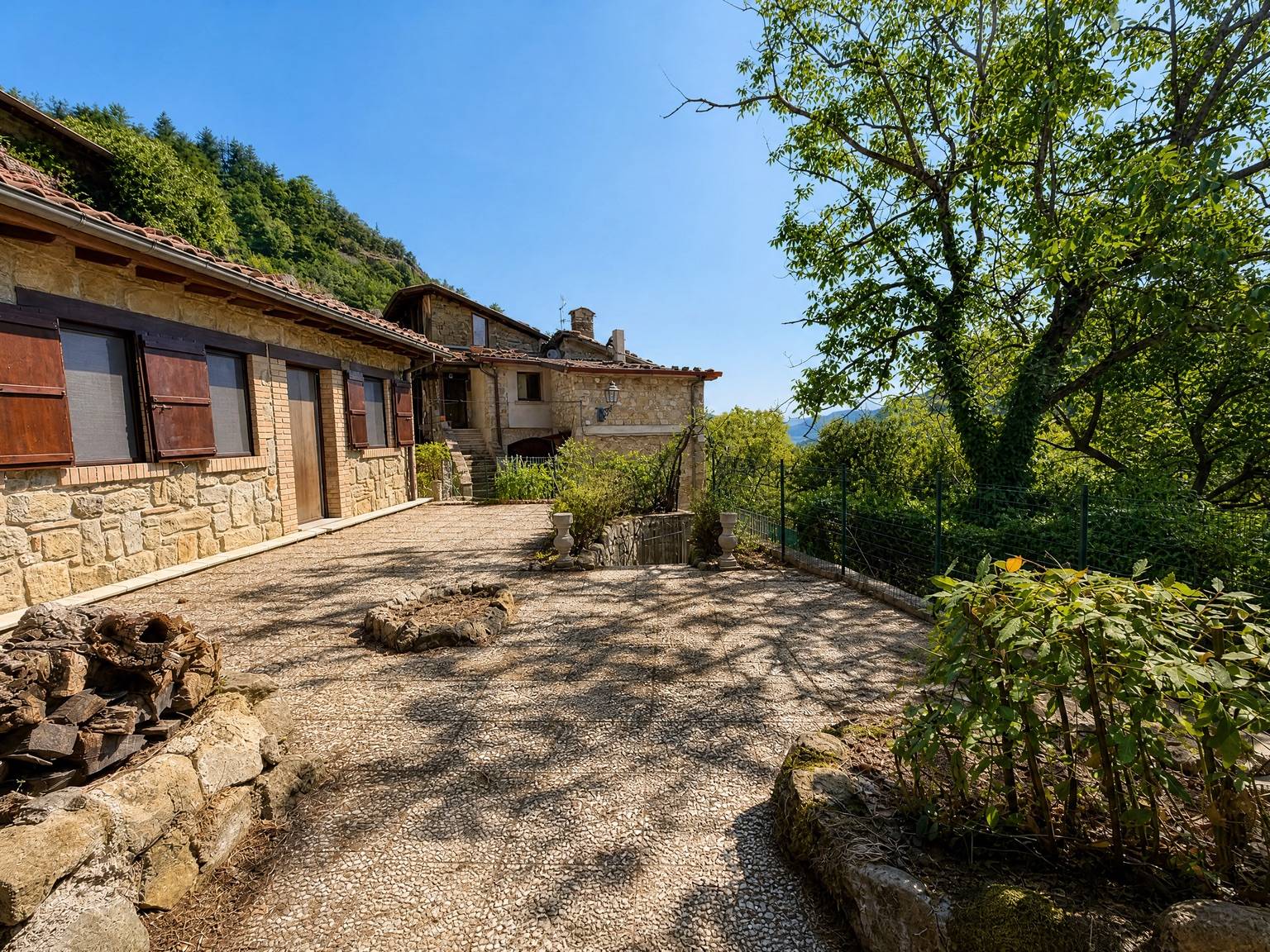 Casale in vendita a Montegallo