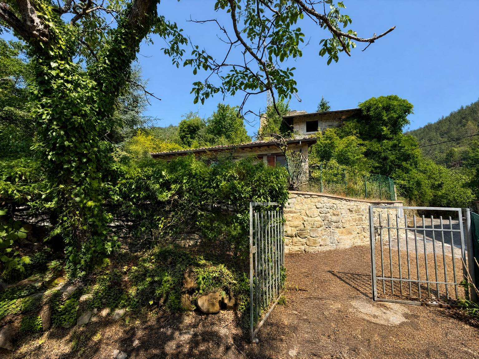 Casale in vendita a Montegallo