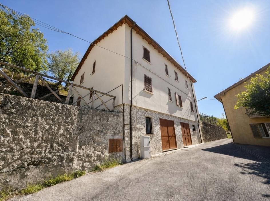 Appartamento in vendita a Montemonaco