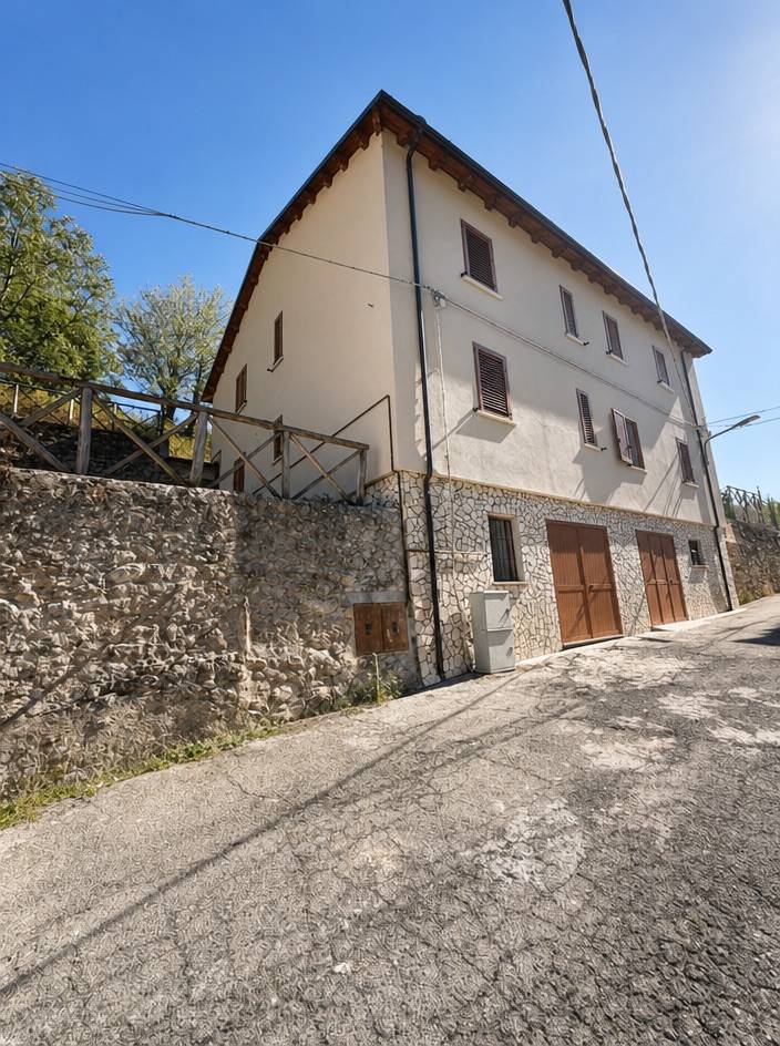Appartamento in vendita a Montemonaco