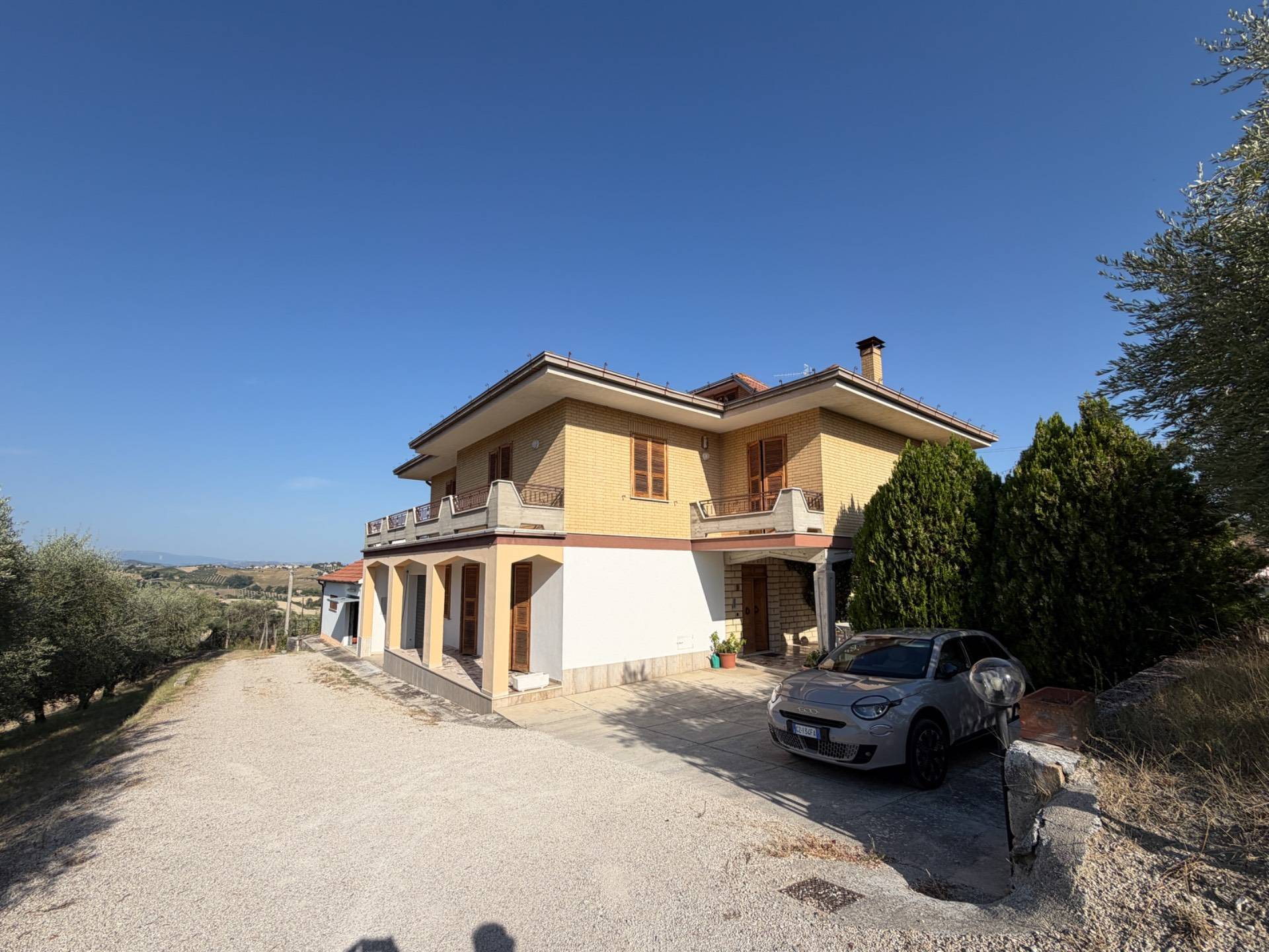 Villa in vendita a Montottone