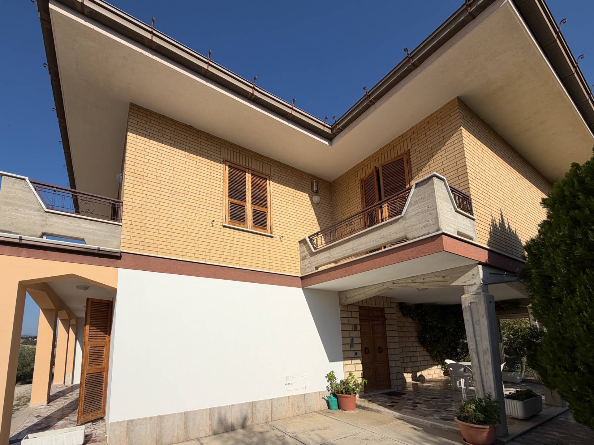 Villa in vendita a Montottone