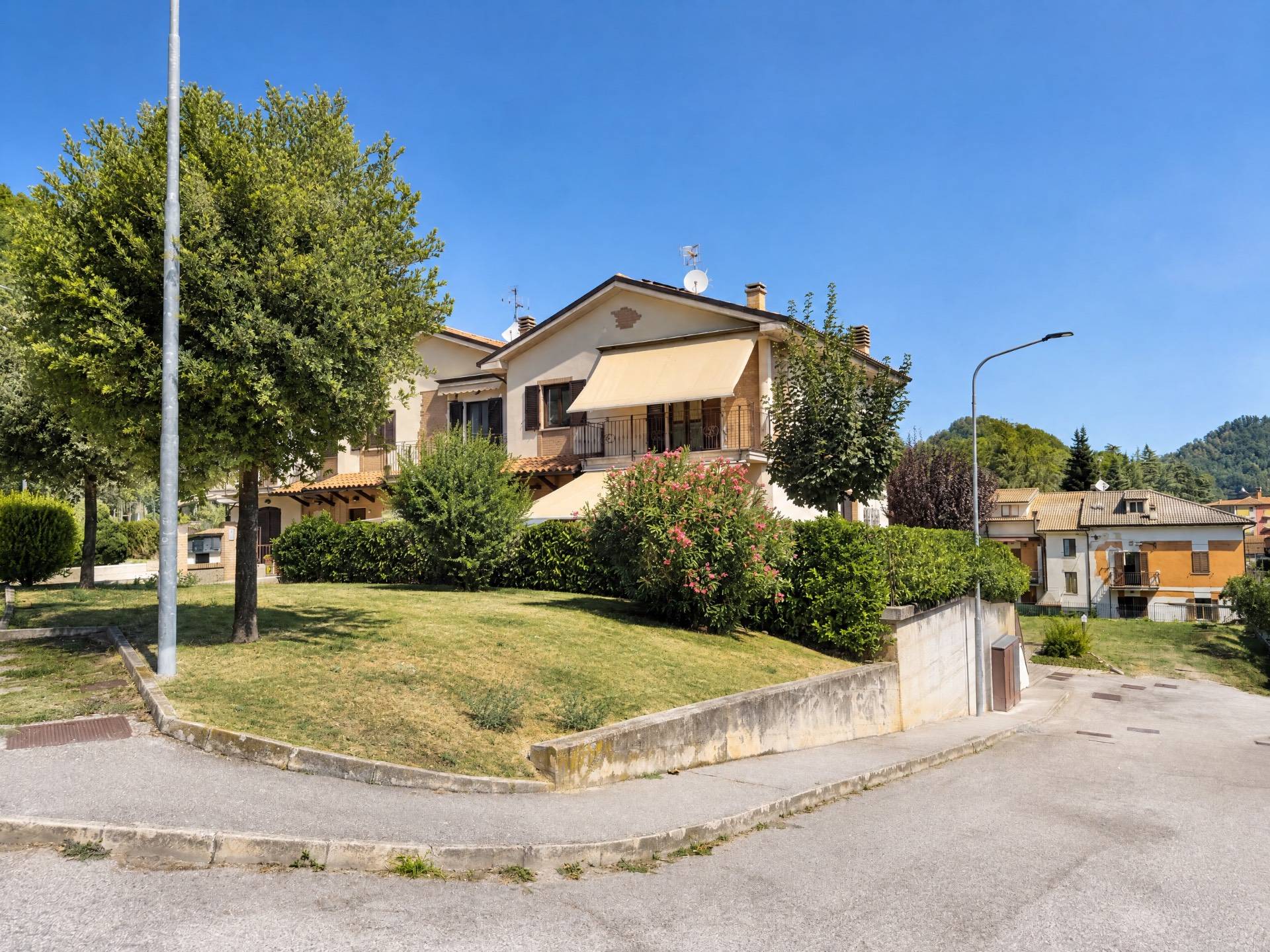 Villette a schiera in vendita a Comunanza