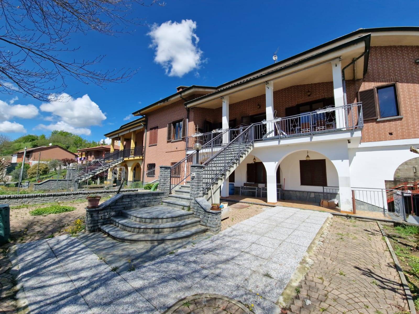 Casa Bifamiliare in vendita a Sommariva Perno