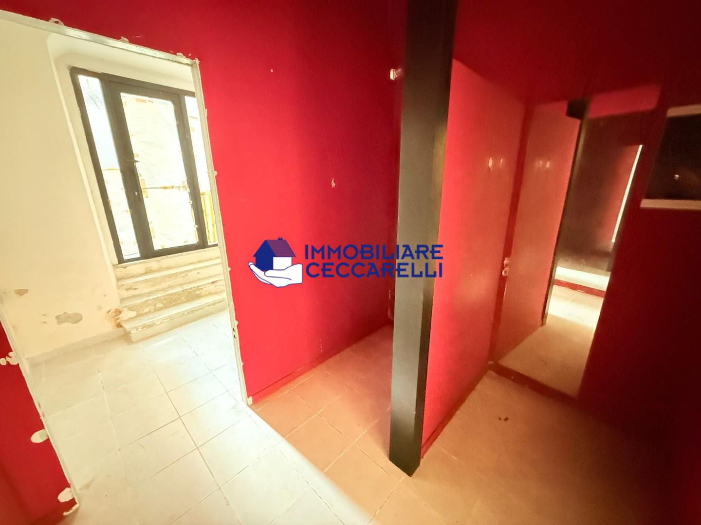 Locale commerciale in vendita, Massa centro storico