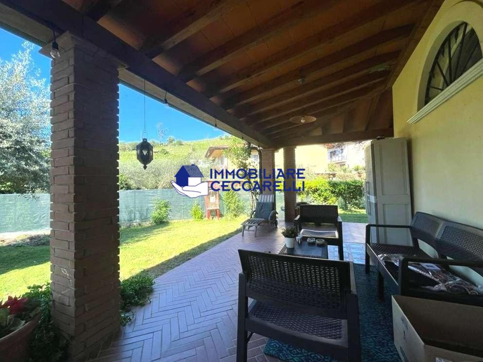 Villa con giardino, Massa romagnano