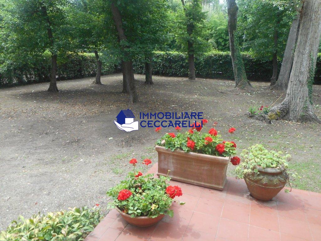 Villa arredata in affitto, Massa ronchi