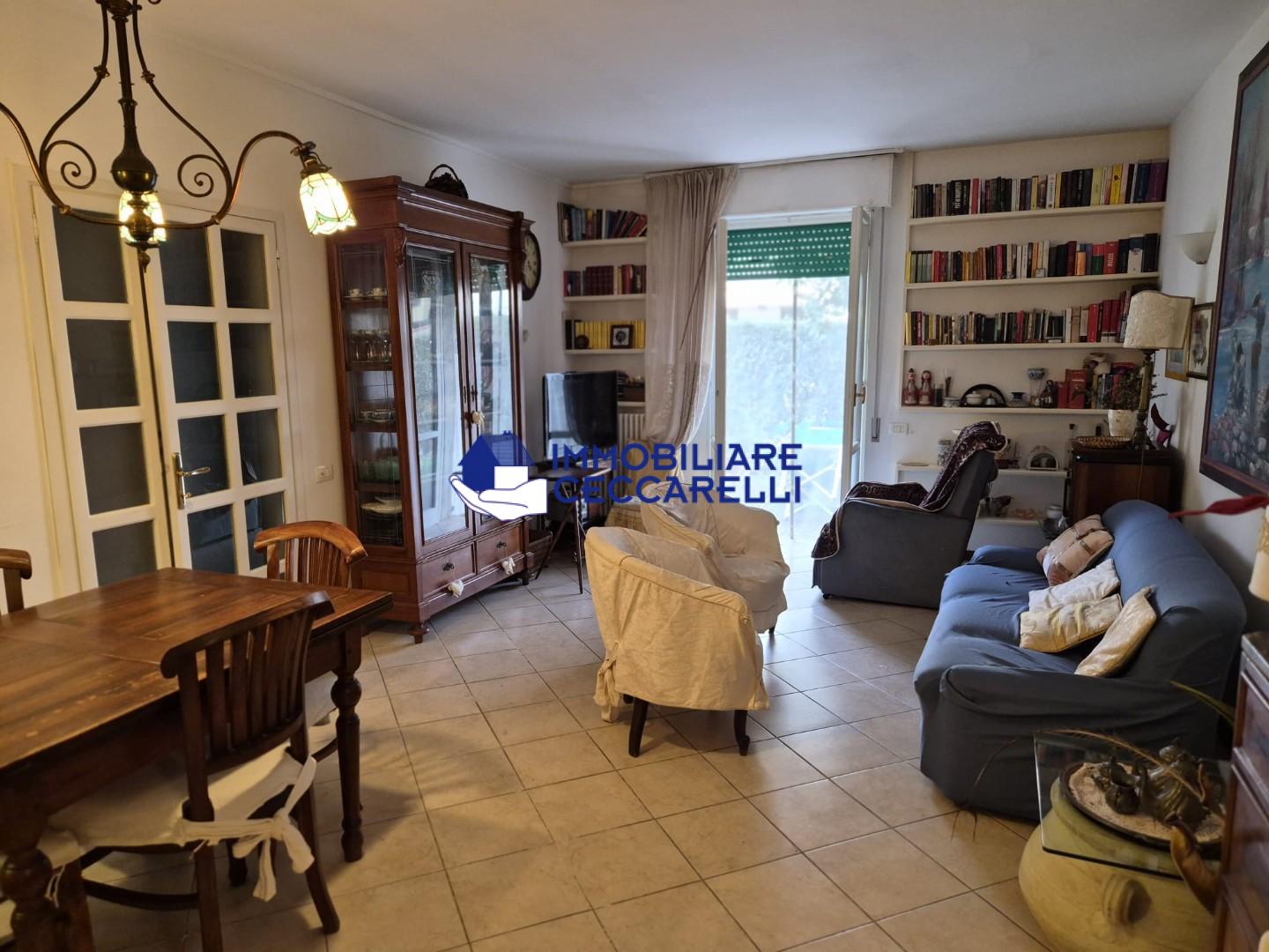 Trilocale arredato in affitto, Massa ronchi