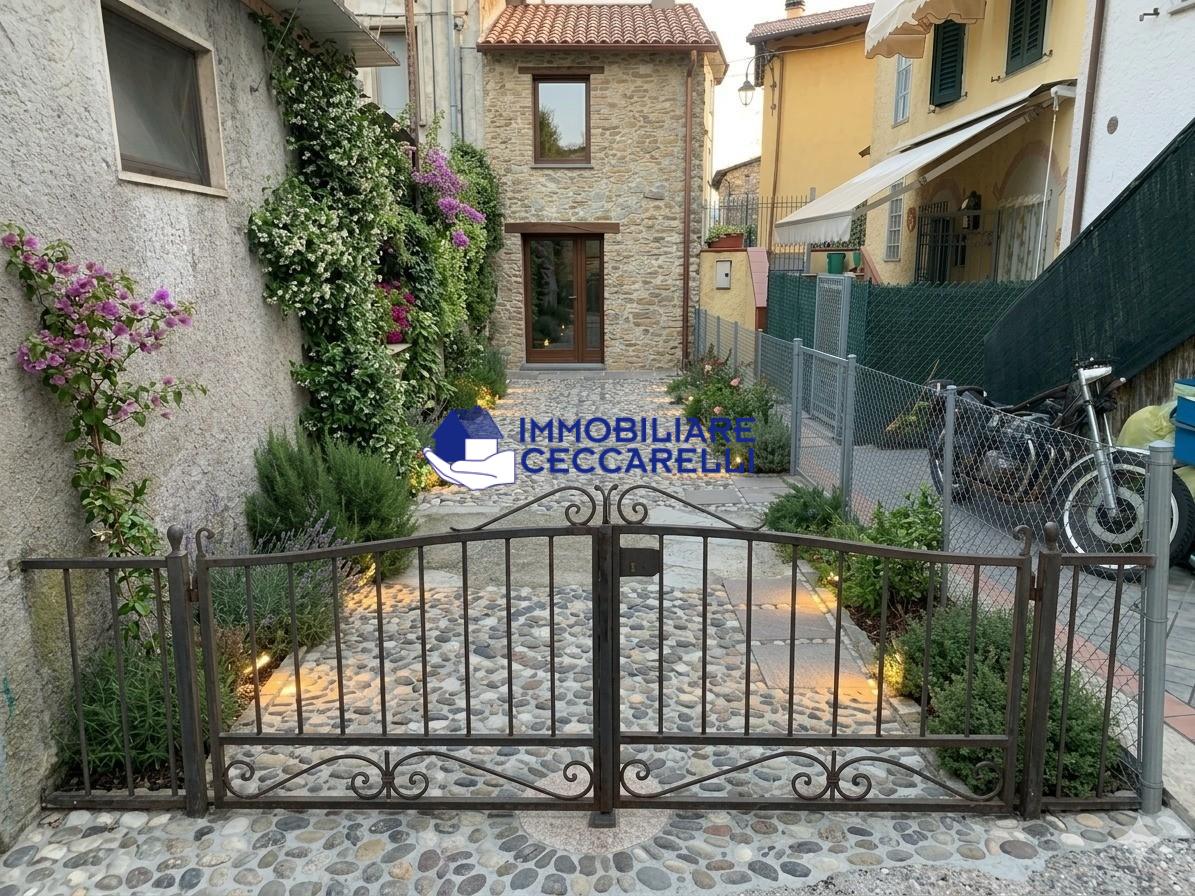 Casa indipendente con giardino, Montignoso capanne