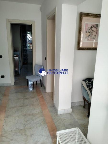 Appartamento con giardino, Massa ronchi