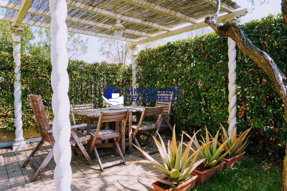 Appartamento con giardino, Massa ronchi