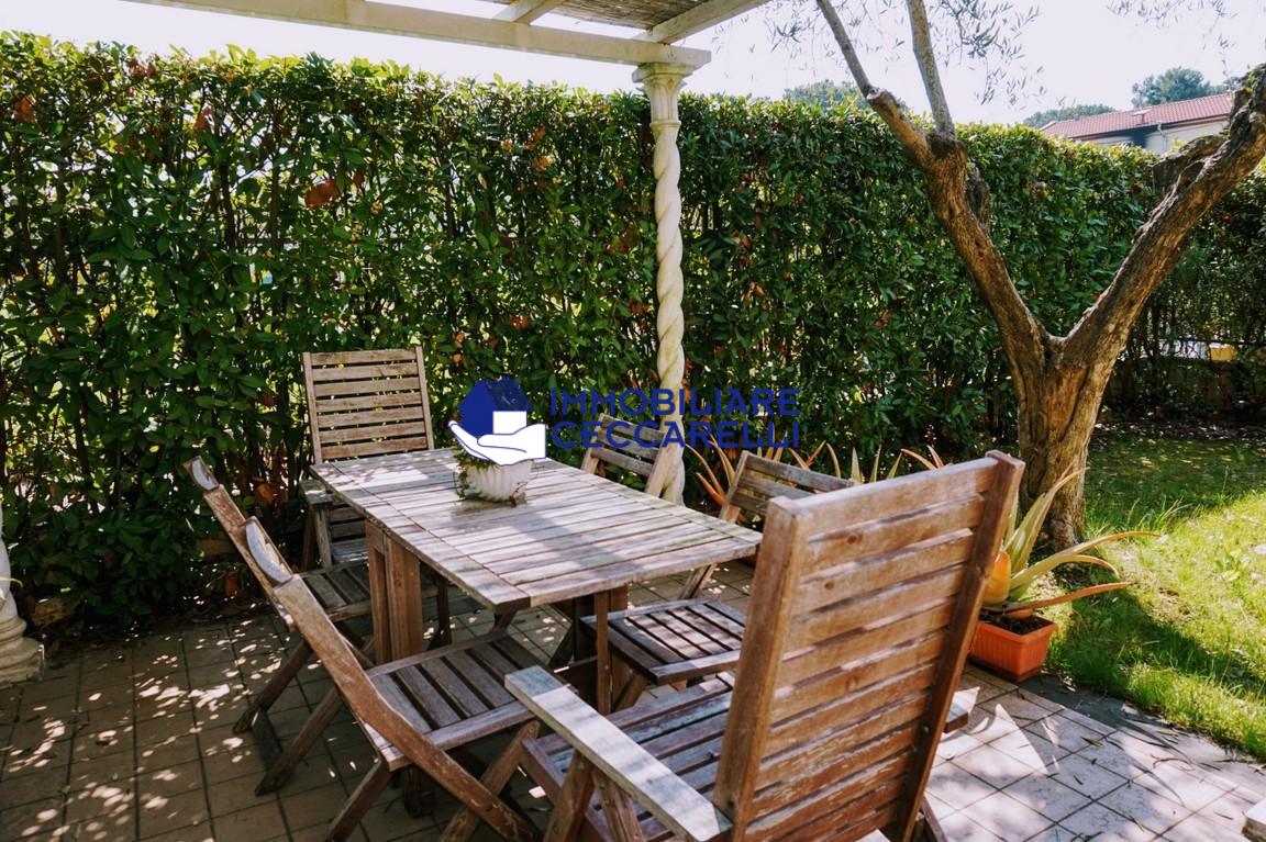 Appartamento con giardino, Massa ronchi