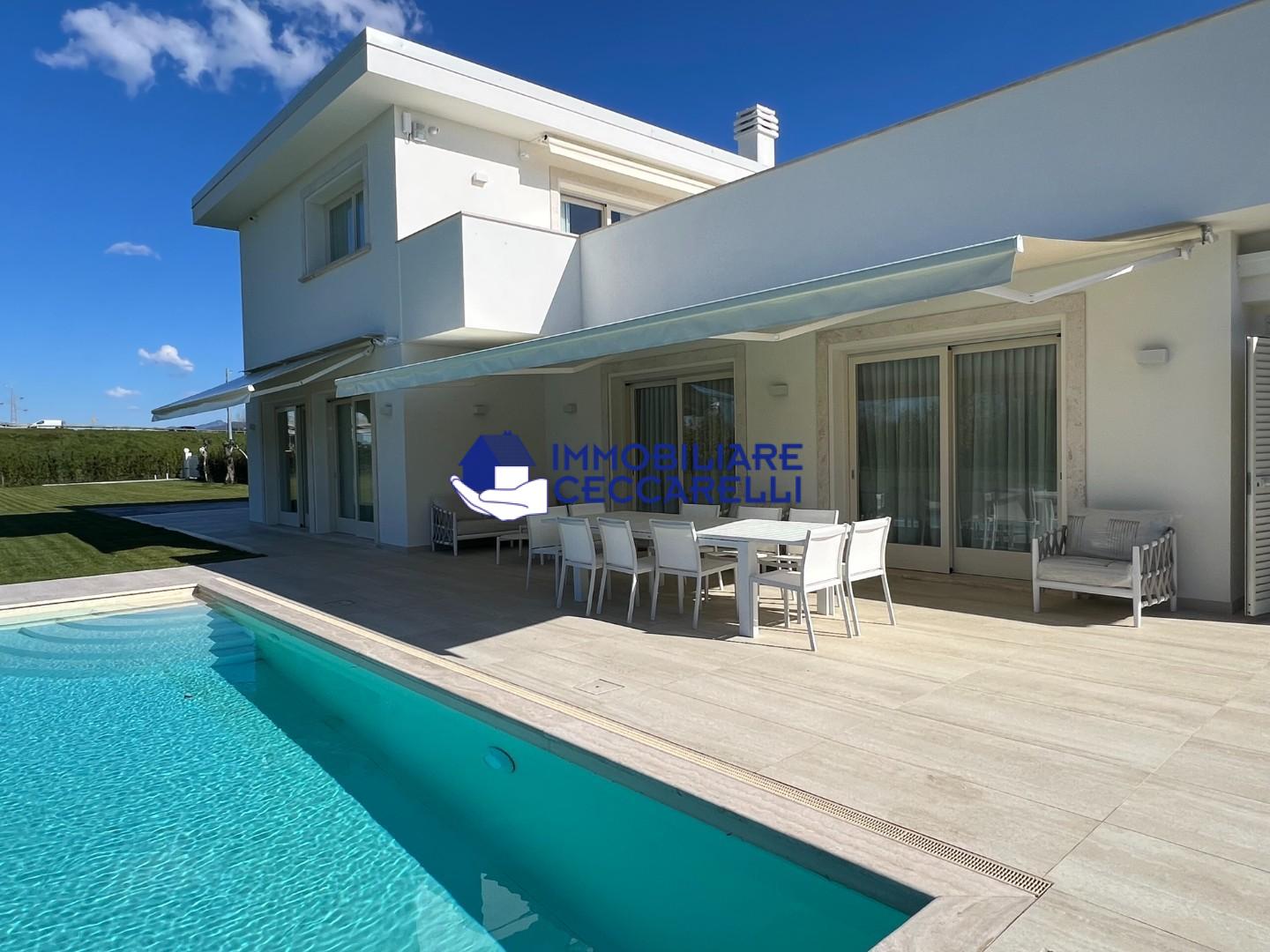 Villa con giardino, Pietrasanta vaiana