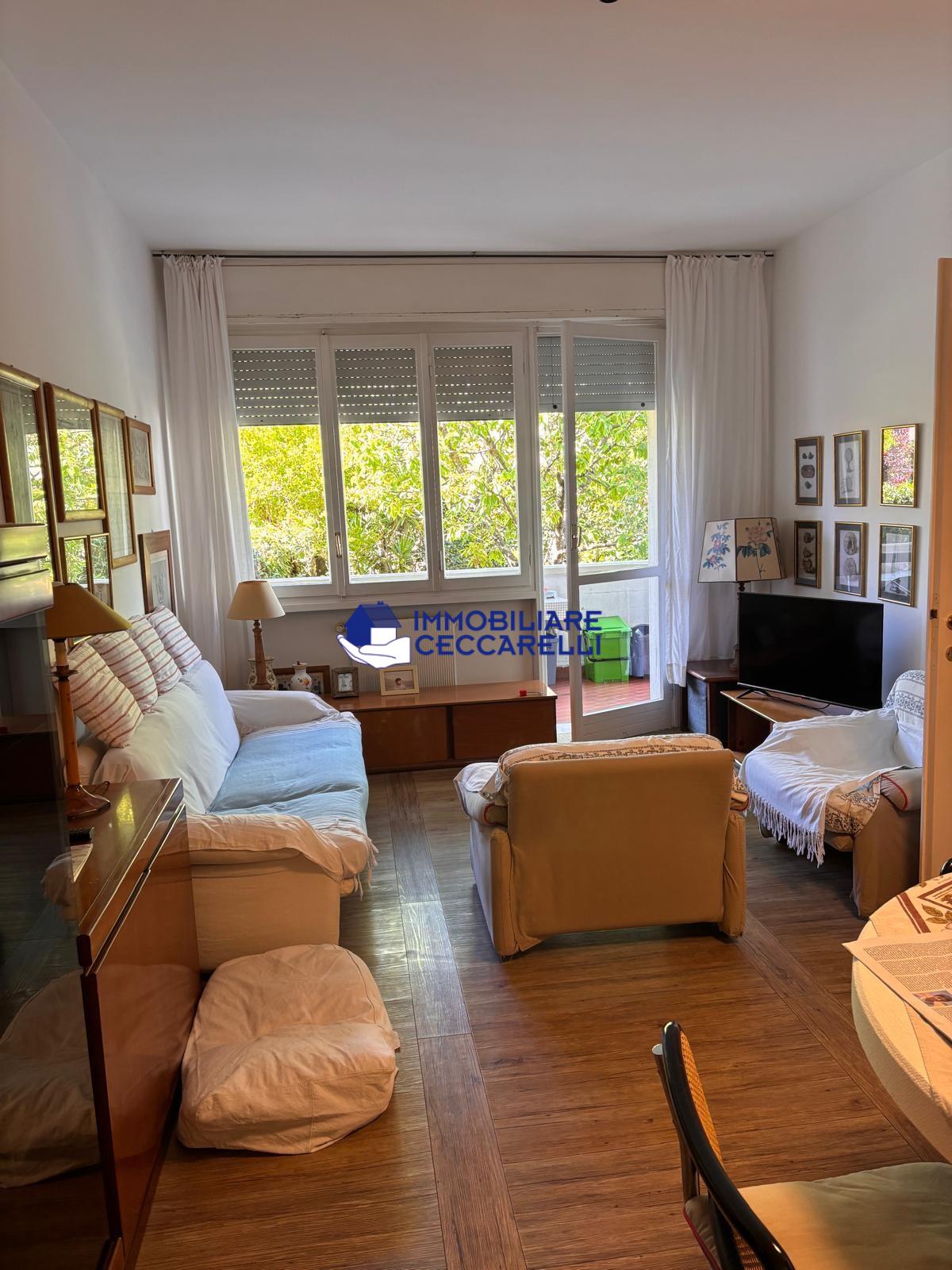 Appartamento con giardino, Massa marina di