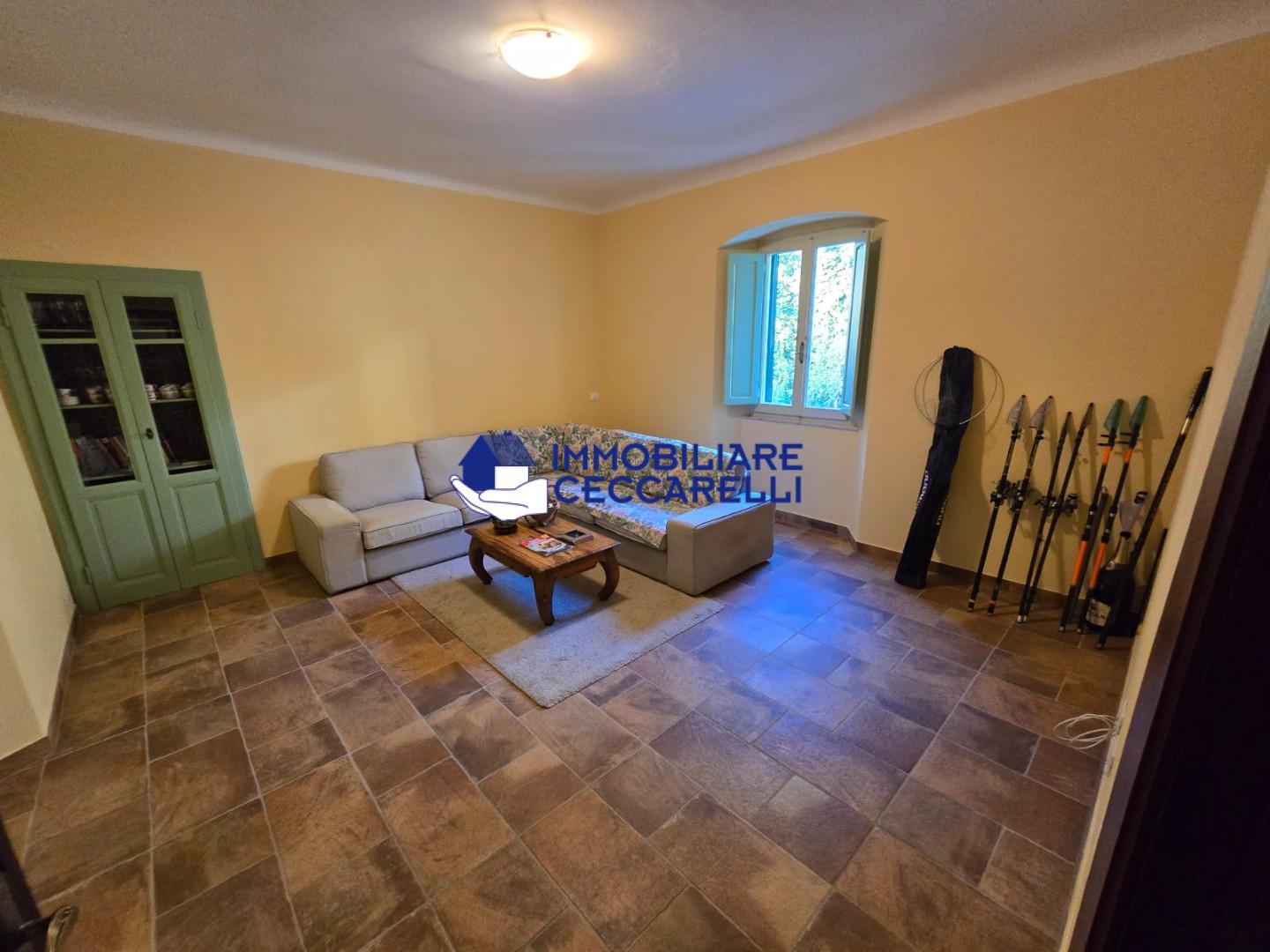 Casa indipendente con giardino, Massa canevara