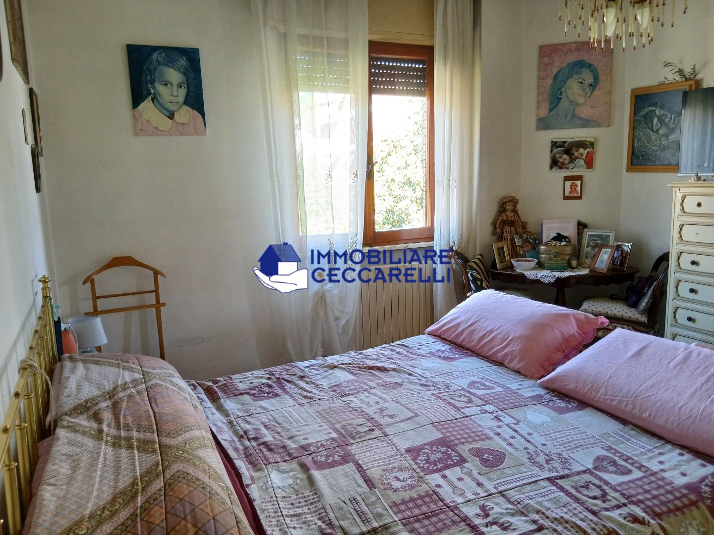 Appartamento con terrazzi, Massa centro