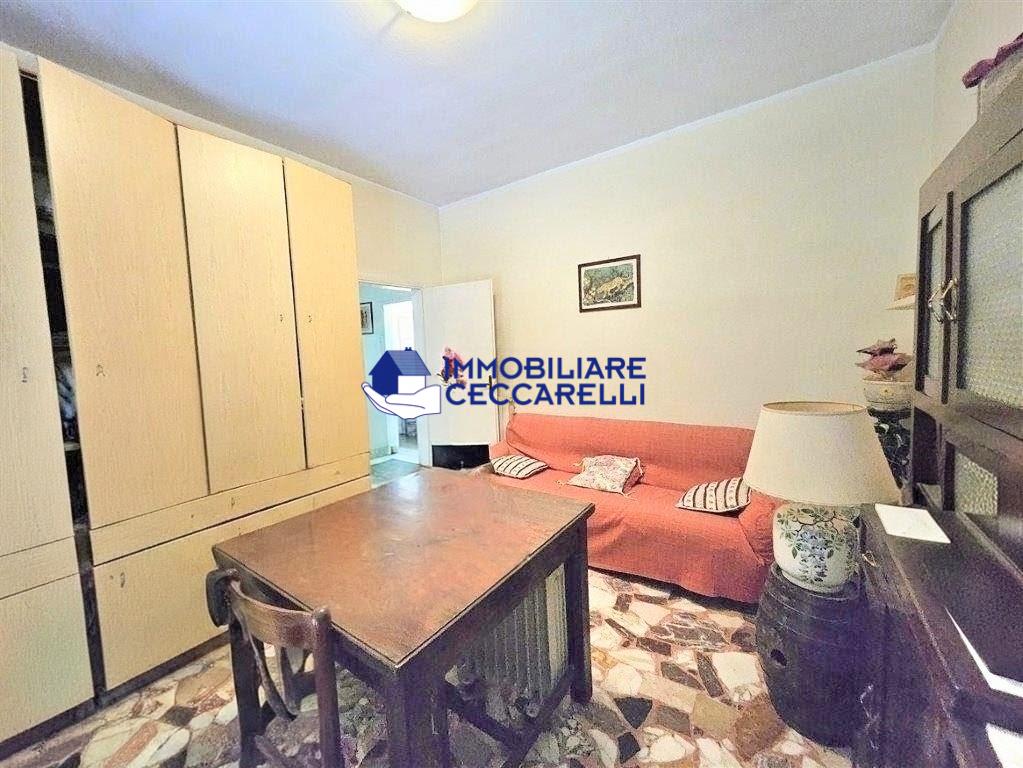 Casa indipendente con giardino, Massa marina di