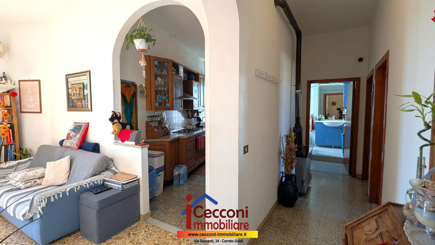 Appartamento con terrazzo, Empoli zona pretura