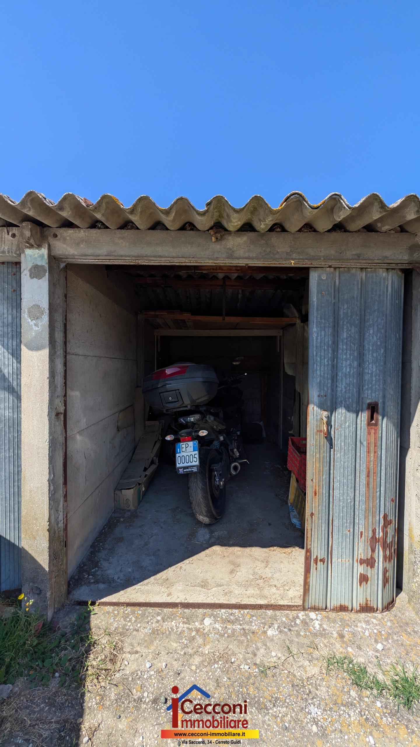 Box/Garage 12mq in vendita a Cerreto Guidi