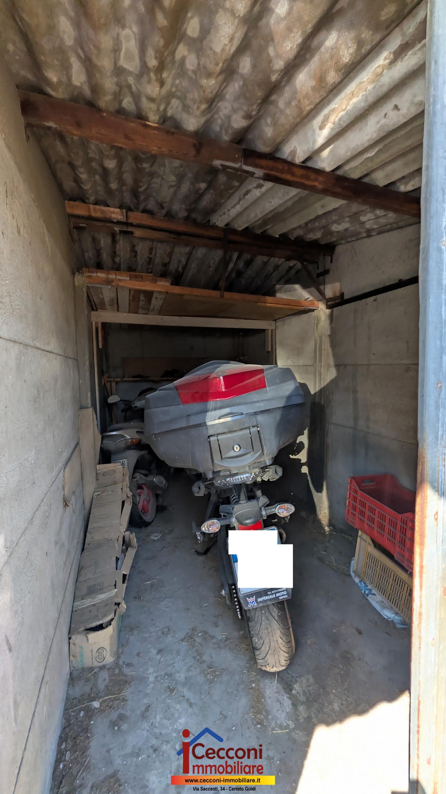 Box/Garage 12mq in vendita a Cerreto Guidi