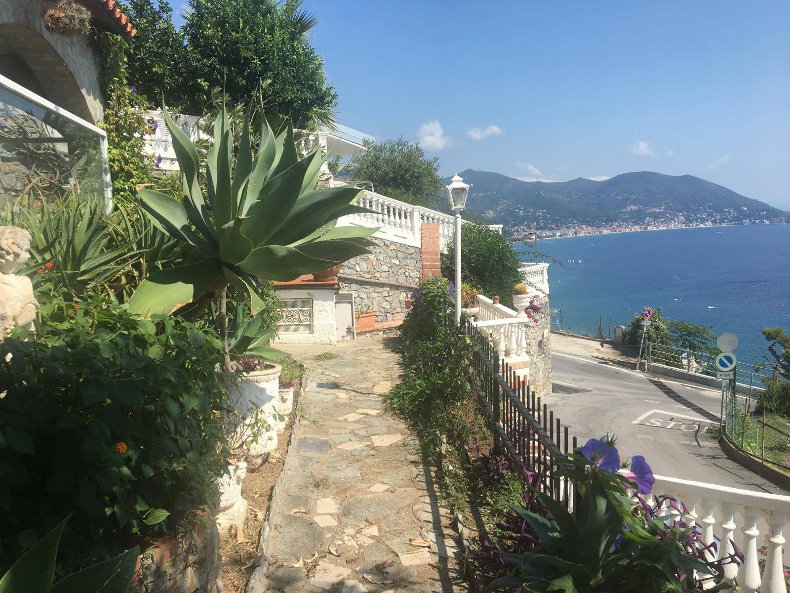 Villa con terrazzo a Laigueglia