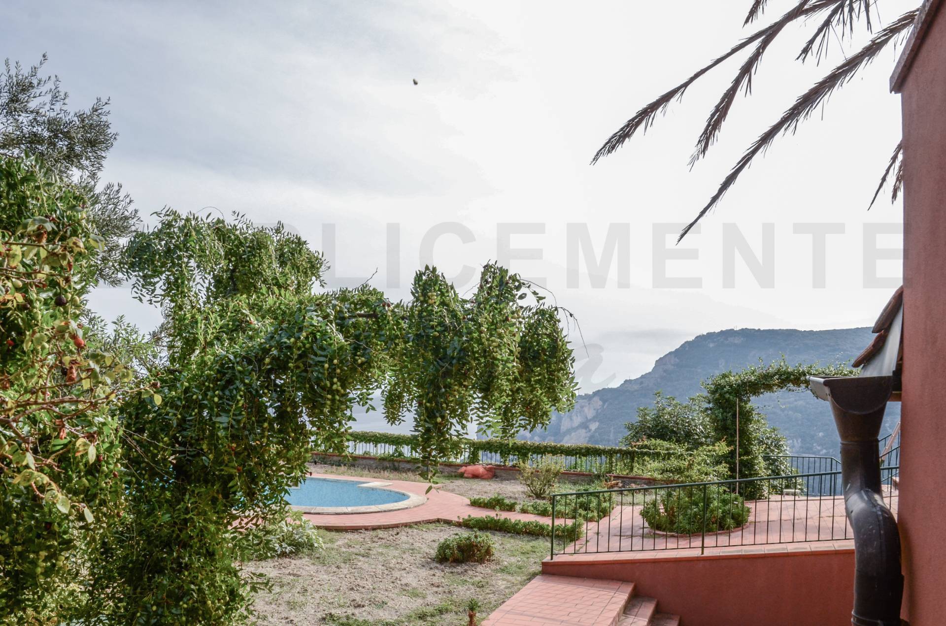 Villa in vendita a Finale Ligure