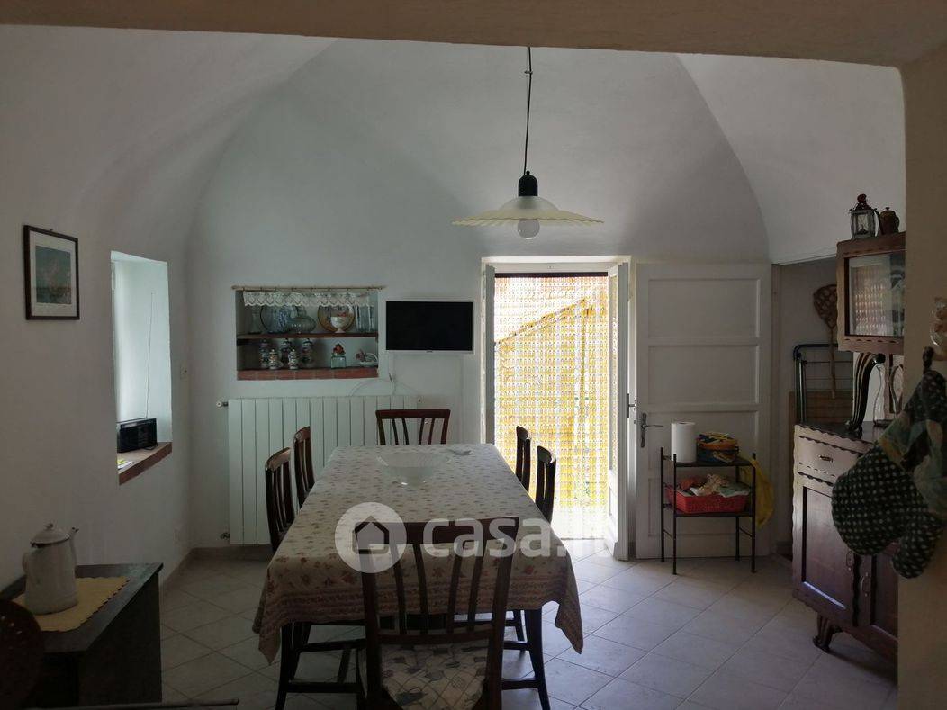 Casa semindipendente in vendita a Calizzano