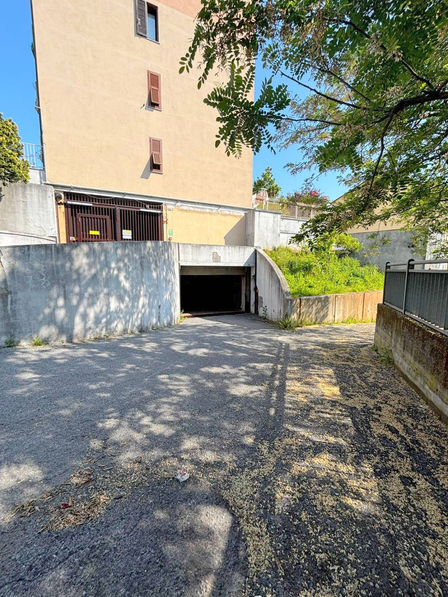 Box in vendita a Genova, Sestri Ponente